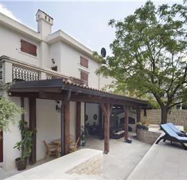 5 bedroom bayside villa with pool near Kotor, sleeps 12